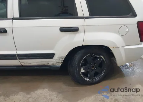 2005 Jeep Grand Cherokee Laredo z USA, uszkodzony, nr VIN 1J4GR48K75C707954